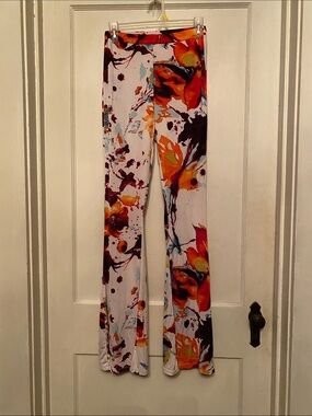 Fashion Nova pants in good condition size M